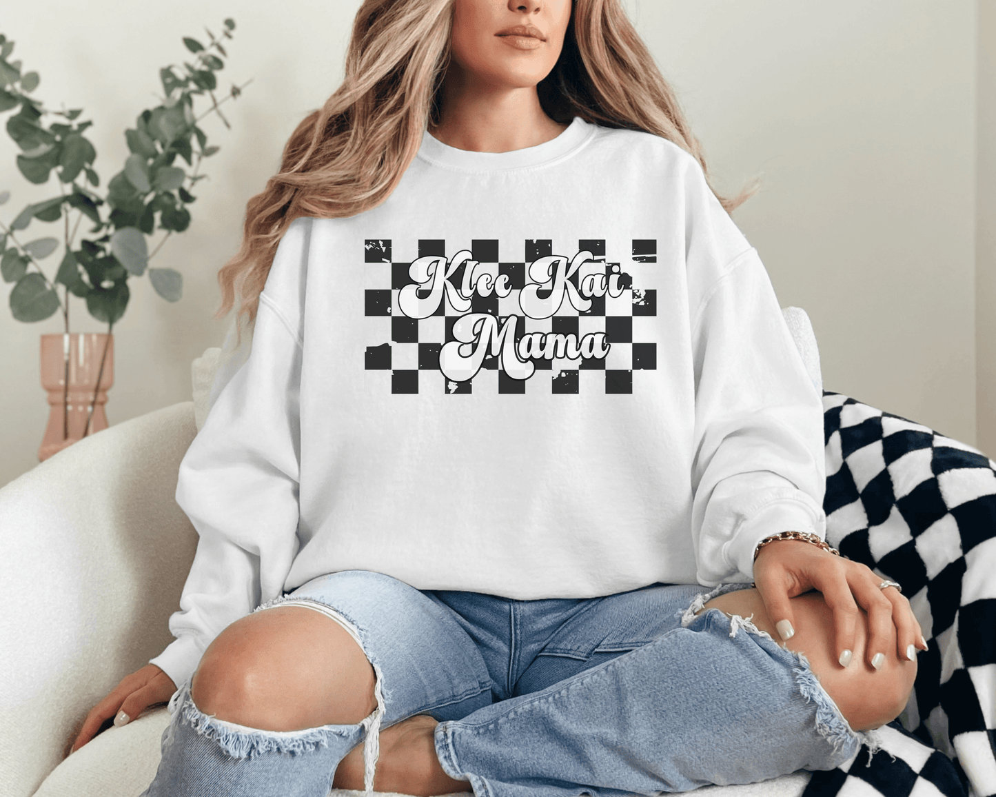 Sweatshirt S / White Klee Kai Mama Inspired Klee Kai Dog Mom Sweatshirt - Retro Vibes for Stylish Pet Lovers