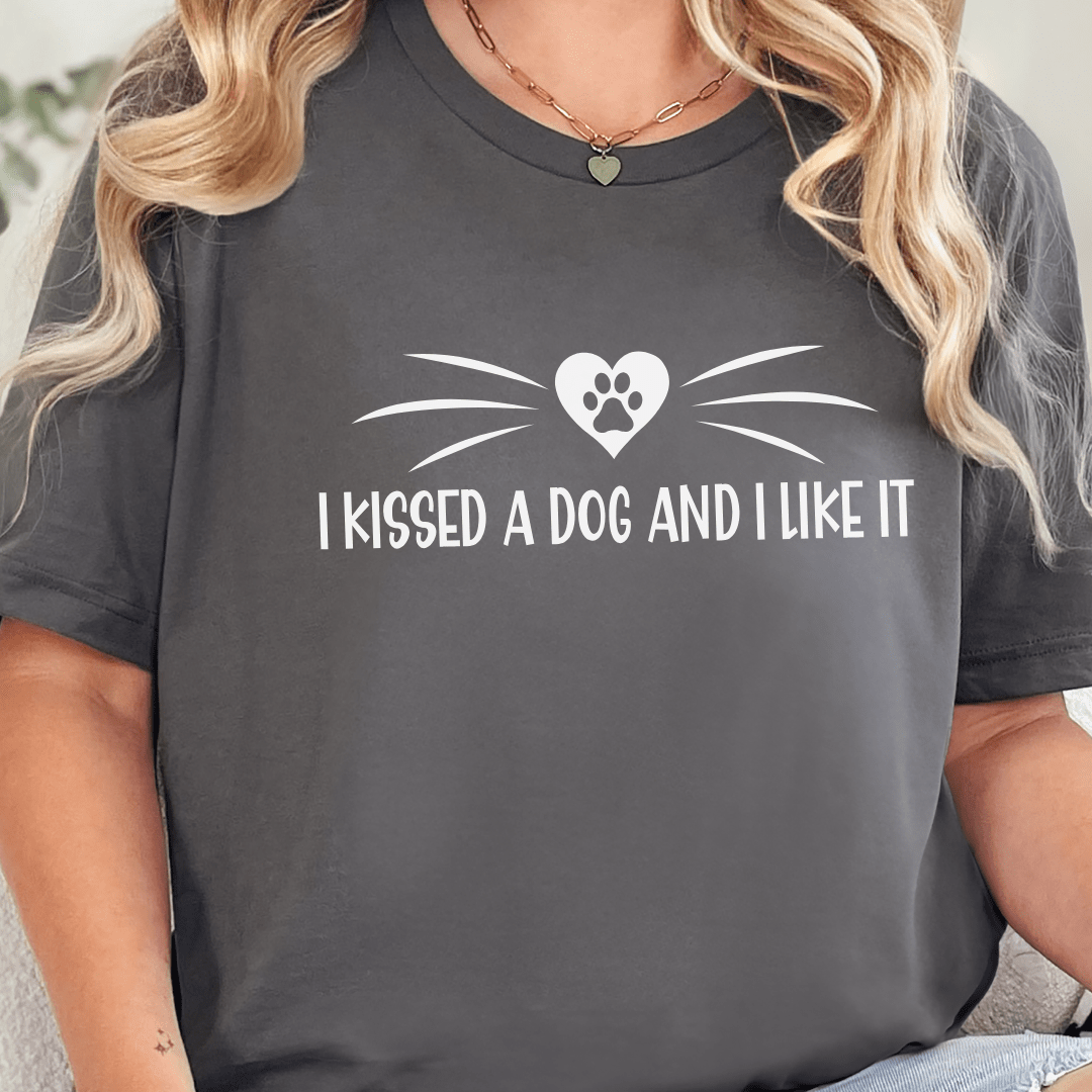 T-Shirt I Kissed A Dog Funny Shirt